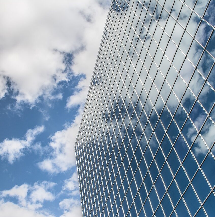 building, reflection, clouds-4781384.jpg